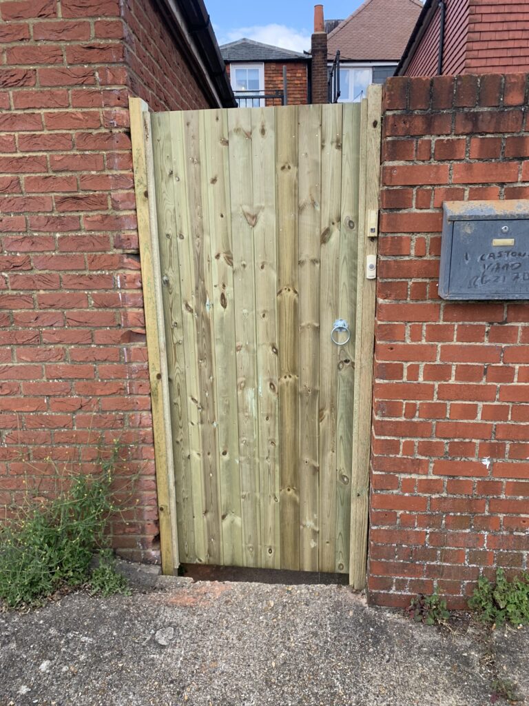 Gates - Dever Fencing ltd